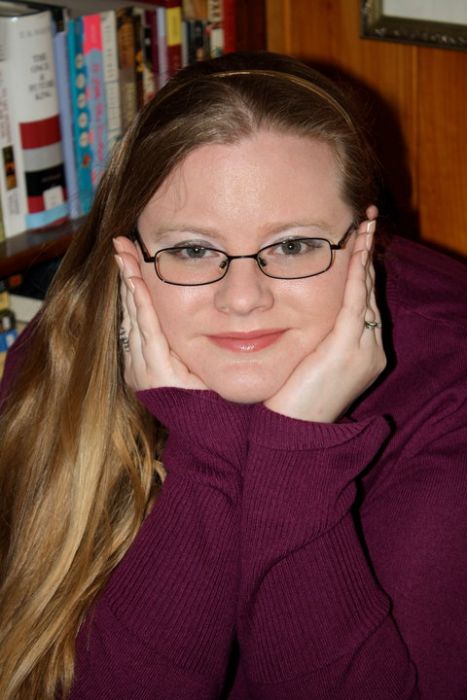 Beth Revis (Author)